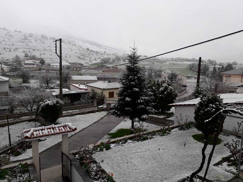 Στα άσπρα και τα Σιδερά ανήμερα του Αγίου Γεωργίου, πολιούχου του χωριού