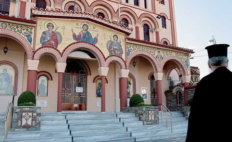 Ανοίγουν οι εκκλησίες για λειτουργίες και τελετές