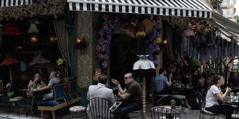 Μειώνεται στο 13% ο ΦΠΑ στην εστίαση -Κατατέθηκε η τροπολογία στη Βουλή