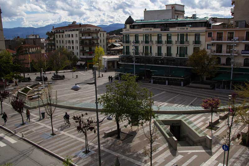 Σε αυτά τα σημεία θα τοποθετηθούν τραπεζοκαθίσματα στην Κοζάνη – Μέριμνα για τους πεζούς