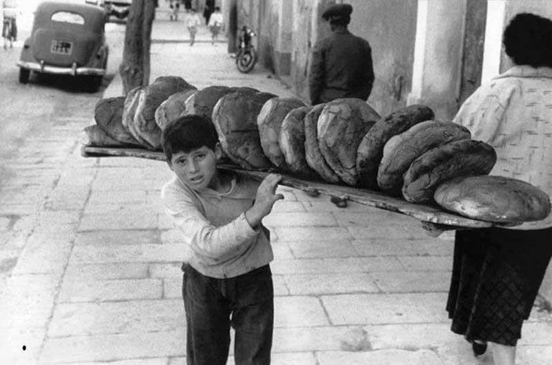 H ιστορία του ψωμιού στην Ελλάδα μέσα από σπάνιο φωτογραφικό υλικό