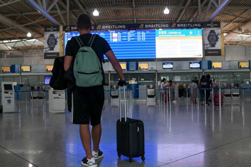 Νέες αεροπορικές οδηγίες πτήσεων εξωτερικού, με αρνητικό τεστ η είσοδος στην Ελλάδα ανεξαρτήτως εμβολιασμού για όλους τους ταξιδιώτες από 5 ετών και άνω