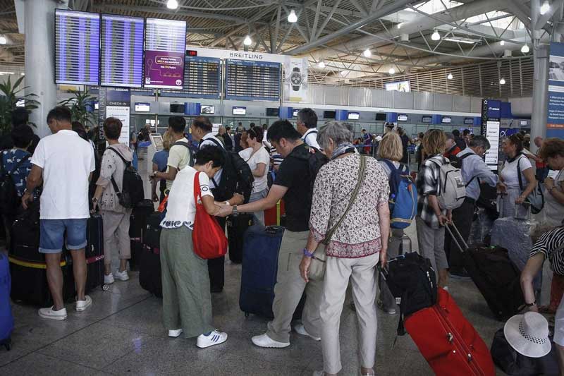 Πώς θα ταξιδεύουμε με λεωφορεία, τρένα και αεροπλάνα από Δευτέρα