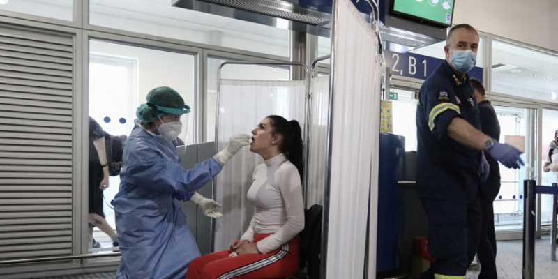 Κορωνοϊός: Επιστρέφει η καθημερινή γραπτή ενημέρωση – Ανησυχία από νέα, διάσπαρτα κρούσματα στην Ελλάδα
