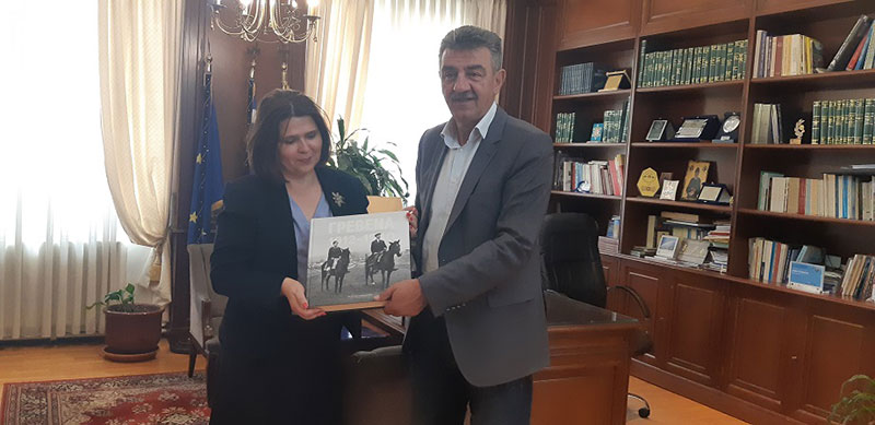 Συνάντηση  Γιώργου Δασταμάνη με Πρέσβη της Σλοβακίας – Ιβέτα Χρίτσοβα: Η ορεινή περιοχή των Γρεβενών έχει πολλά κοινά χαρακτηριστικά με αρκετές επαρχίες της Σλοβακίας όπως είναι τα βουνά και οι εθνικοί δρυμοί