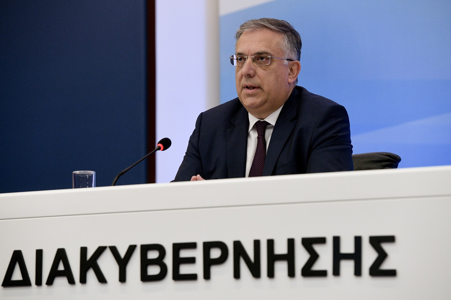 Το Δημόσιο επιστρέφει …στην κανονικότητα – Σε πλήρη λειτουργία από την Τρίτη