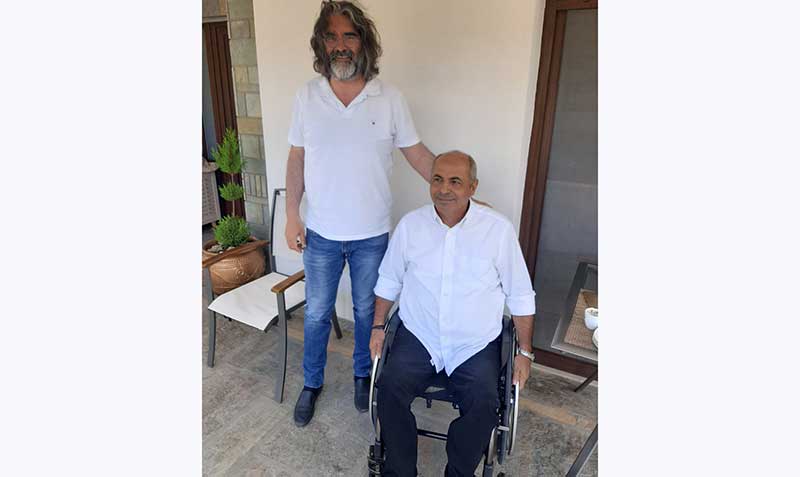 Ευχαριστήριο προς το δήμαρχο Σερβίων για προσφορά αναπηρικού αμαξιδίου