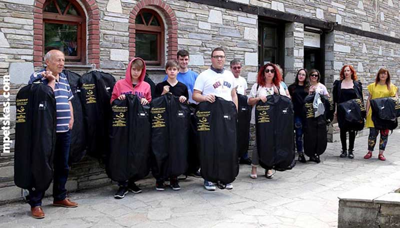 Παρέδωσαν τις στολές τους οι μουσικοί της Φιλαρμονικής του Δήμου Καστοριάς