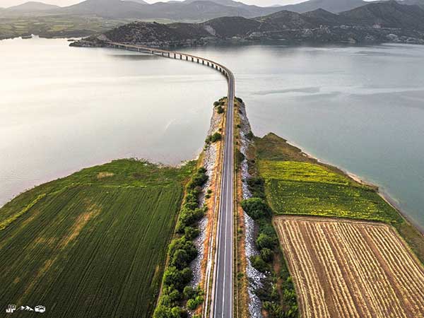 Γέφυρα Σερβίων: Προσπεράσεις και ανυπόμονοι οδηγοί που τρέχουν πάνω από το επιτρεπόμενο όριο
