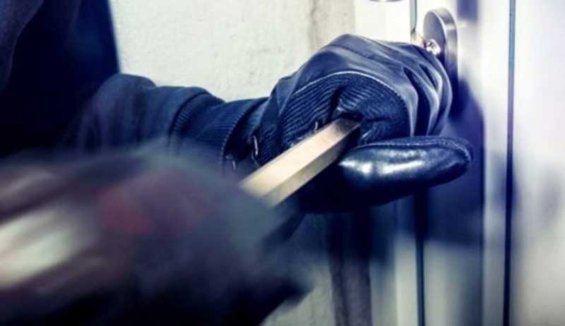 Επιλεγμένες διαρρήξεις στη Δαμασκηνιά σε δύο οικίες με ενοίκους