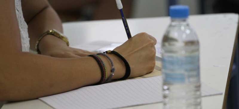 Τα σημερινά θέματα των πανελλαδικών εξετάσεων