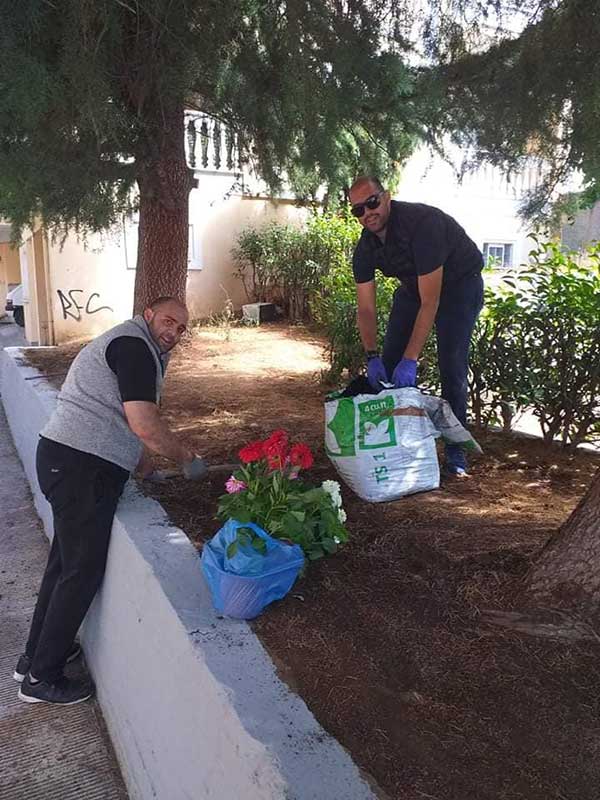 Εθελοντές ομόρφυναν την πλατεία απέναντι από το 2ο Δημοτικό Σχολείο και καθάρισαν τον ποδηλατόδρομο προς τον Άργιλο