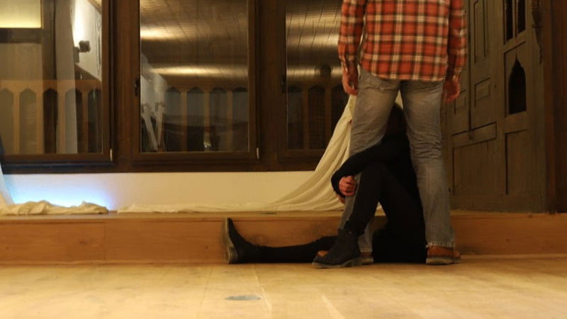 Πίσω Από Πόρτες Κλειστές – Μία εικαστική και οπτικοακουστική εγκατάσταση για την έμφυλη βία στο Αρχοντικό Μπασάρα στην Καστοριά