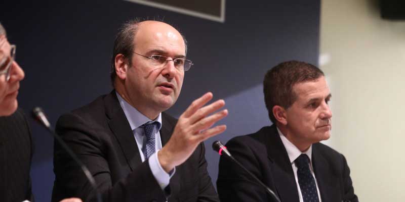 ΔΕΗ: Θα φύγουν 5.000 με 5.500 υπάλληλοι με εθελούσια έξοδο, δηλώνει ο Χατζηδάκης