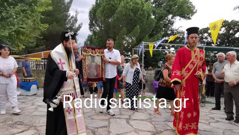Πανηγυρίζει η Αγία Κυριακή στο Καλονέρι – Η περιφορά της εικόνας