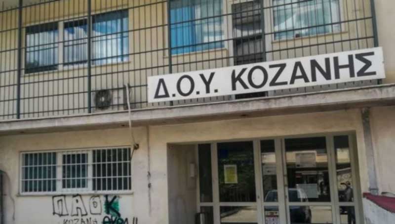 Παίρνει εξιτήριο από την εντατική η 67χρονη υπάλληλος της ΔΟΥ Κοζάνης – Μακρύς ο δρόμος για την αποκατάσταση του 56χρονου