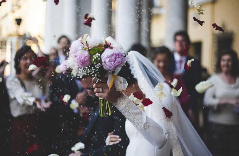 Θεσσαλονίκη: Τρία κρούσματα κορωνοϊού από γάμο – Φόβοι για περισσότερα