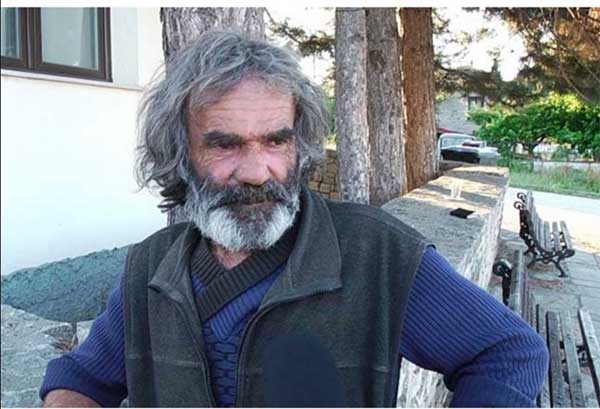 Διέφυγε το κίνδυνο ο 25χρονος από την Καστοριά που πάλεψε με αρκούδα-Ο πατέρας του μιλά στην ΕΡΤ