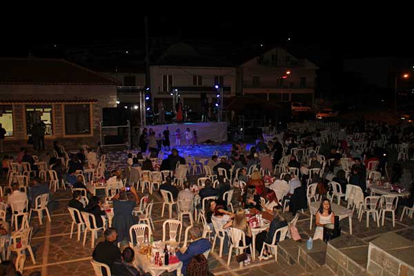 Εν μέσω κορωνοϊού ο καλοκαιρινός χορός του Πολιτιστικού Συλλόγου Λιβαδερού «Νέα Γενιά» και της Παιδικής Ομάδας Α.Σ. Λιβαδερού