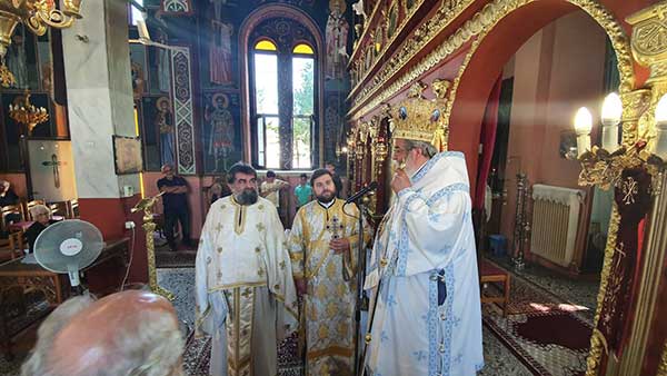 Αρχιερατική Θεία λειτουργία και χειροθεσία Οικονόμου στα Λεύκαρα