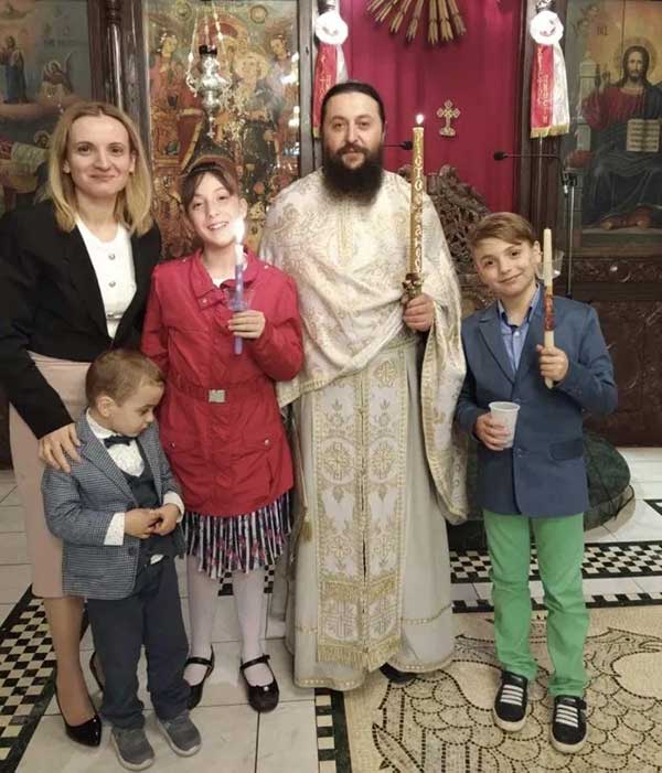 Η Πρεσβυτέρα του Εφημέριου της Τ.Κ Κέλλης, μητέρα 3 παιδιών έπιασε 19080 μόρια μπαίνοντας στην Ιατρική Σχολή