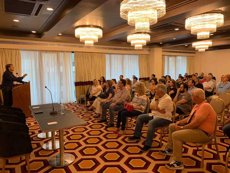 Μεγάλη συγκέντρωση των υπαλλήλων της Εθνικής Τράπεζας στην Αθήνα για την προοπτική του Ταμείου Υγείας τους (ΤΥΠΕΤ)