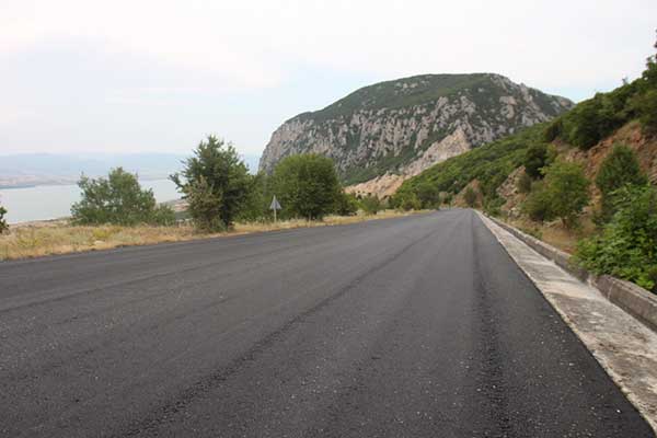 Κλείνει ο δρόμος από Ρύμνιο προς Τριγωνικό λόγω κατολίσθησης