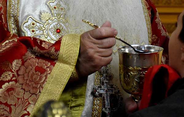 Καναδάς:Έξαλλοι οι πιστοί για τα μέτρα στην Θεία Κοινωνία