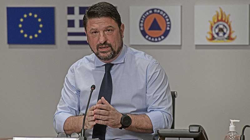Χαρδαλιάς: Υποχρεωτική χρήση μάσκας σε ΔΕΚΟ, τράπεζες, ΟΤΑ και καταστήματα