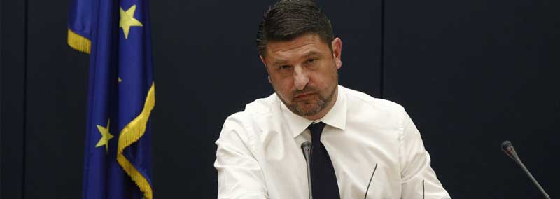 Υποχρεωτική η χρήση μάσκας σε κλειστούς χώρους και στους τόπους λατρείας ως τις 31 Αυγούστου-Όριο 100 ατόμων σε μυστήρια, μέτρα για μπαρ  – 78 νέα κρούσματα, 3 νεκροί