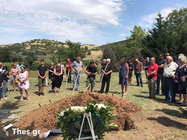 Αγάθωνας: Το τελευταίο αντίο υπό τους ήχους ρεμπέτικης μουσικής