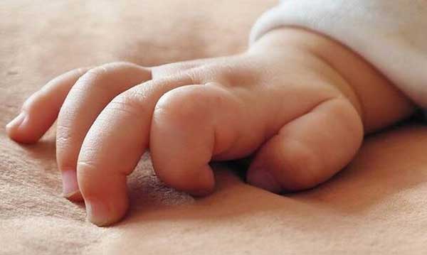 Γυναίκα θετική στον ιό γέννησε “στο Αττικόν”-‘Ηταν ασυμπτωματική