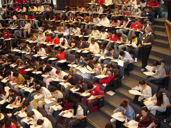«Αιώνιοι» φοιτητές: Επανέρχεται η διαγραφή τους – Πότε και πώς