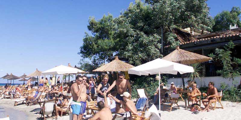 Κορωνοϊός: Σφραγίστηκαν 2 μπαρ στη Χαλκιδική για παραβίαση των μέτρων -Τσουχτερά πρόστιμα στους παραβάτες