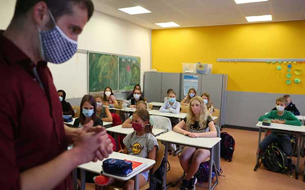 Έτσι θα ανοίξουν τα σχολεία σε όλο τον κόσμο