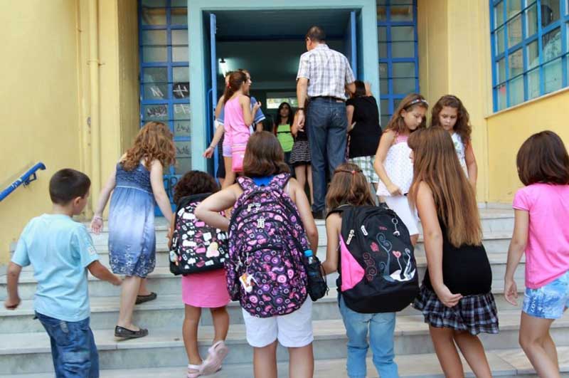 Σχολεία: Δεν θα ανοίξουν με «κανονικότητα» στις 7/9 -Τι «βλέπουν» οι Επιδημιολόγοι