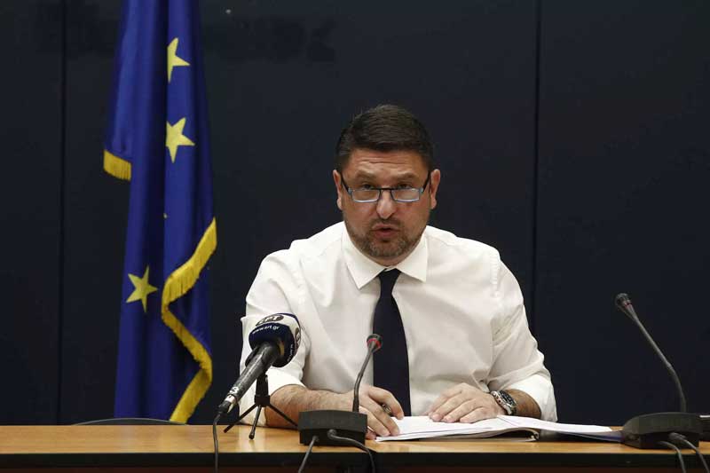 Κορονοϊός: Κλείνουν και στην Αττική μετά τα μεσάνυχτα τα μπαρ – Μέτρα στα νησιά – έως 50 άτομα σε γάμους