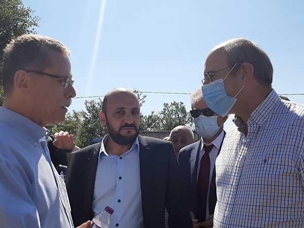 Το καλωσόρισμα του Υπουργού Ενέργειας κ.Χατζηδάκη στην Ακρινή:Η δυσαρέσκεια  του προέδρου  και η γκλίτσα  που του χάρισε ο πρώην δήμαρχος Ελλησπόντου Κυριάκος Τσανακτσίδης
