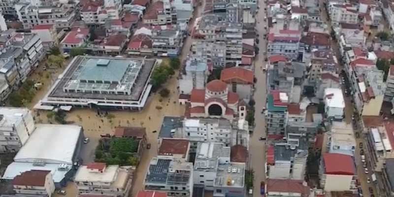 Σοκαριστικό βίντεο από την Καρδίτσα: Πλημμύρισε σχεδόν όλη η πόλη, εικόνες Αποκάλυψης λόγω «Ιανού»