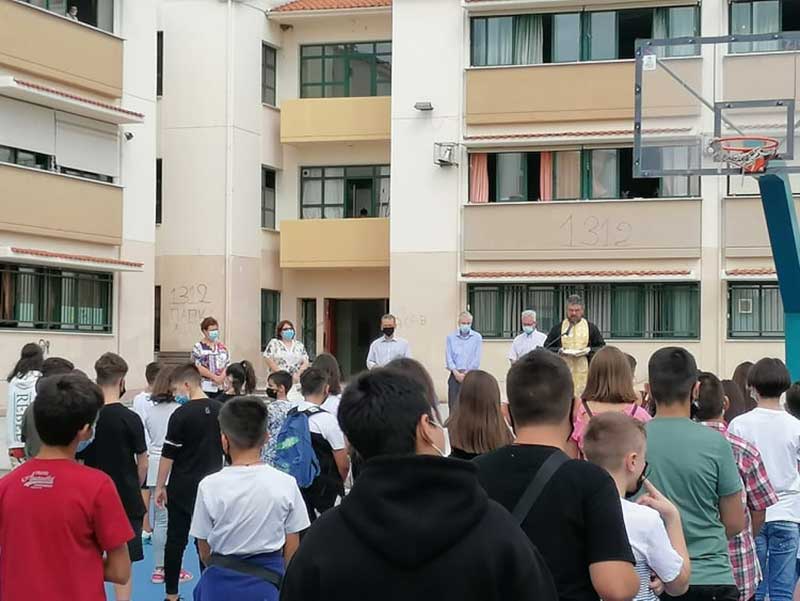 Στους αγιασμούς του 6ου Δημοτικού Σχολείου, και του 2ου και 5ου Γυμνασίου, παρέστη ο δήμαρχος Κοζάνης Λάζαρος Μαλούτας