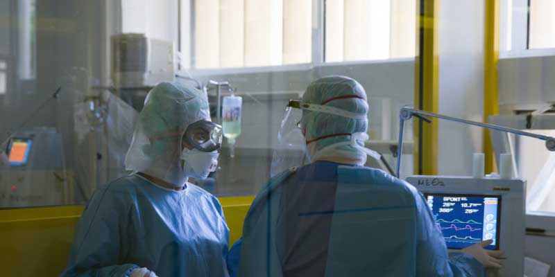 Χωρίς άδειες το ιατρονοσηλευτικό προσωπικό στη ΜΕΘ του Μαμάτσειου