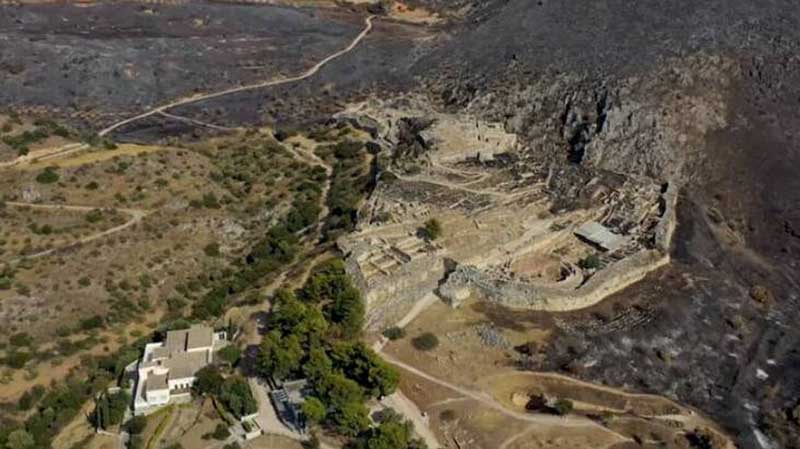 Οι Μυκήνες πριν και μετά τη φωτιά: Συγκλονιστικό βίντεο από ψηλά