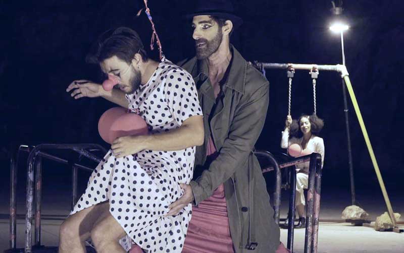 Κριτική «Βάκχες» από τον Χρήστο Σουγάρη με τη σύμπραξη του ΔΗΠΕΘΕ Κοζάνης: Η κωμική καταγραφή και η παράλειψη του αυτονόητου της τραγικότητας