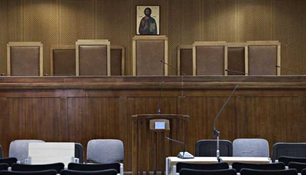 Διευκρίνιση για μετάβαση σε δικαστικές Αρχές, δικηγόρους, συμβολαιογράφους