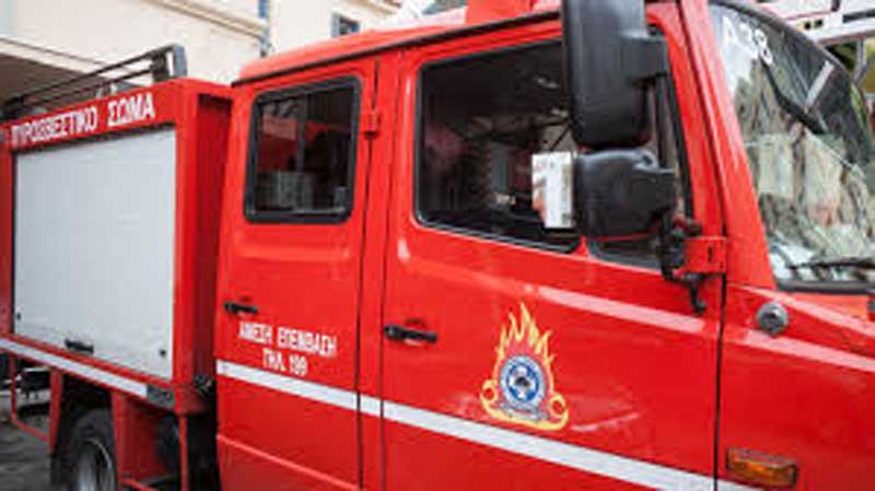 Γρεβενά: Κεραυνός προκάλεσε φωτιά στο Περιβόλι – Επιχειρούν δύο πυροσβεστικά