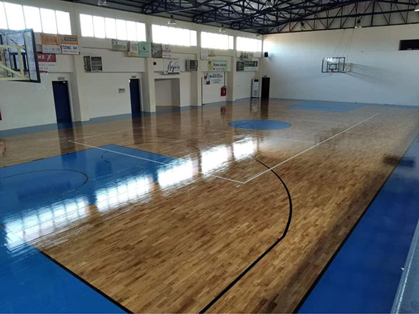 Ολοκληρώθηκε η τοποθέτηση ξύλινου δαπέδου στο κλειστό γυμναστήριο της Αιανής, ιστορική έδρα του Δήμου Κοζανης