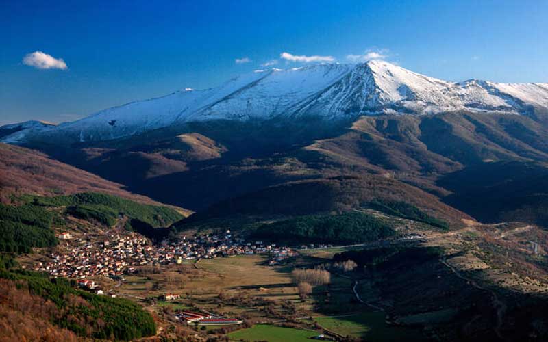 Το χωριό στην Κοζάνη με το καρτποσταλικό, φυσικό σκηνικό