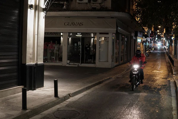 Ντελιβεράς στην Κοζάνη έχασε τον έλεγχο της μηχανής του