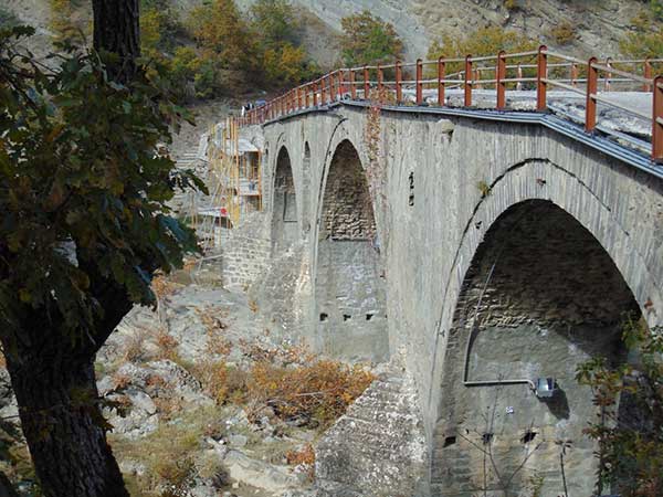 O Δήμαρχος Γρεβενών κ.Γιώργος Δασταμάνης στο Πέτρινο Γεφύρι του Σπανού
