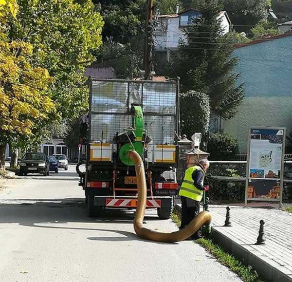 Με όλα τα μέσα και το ανθρώπινο δυναμικό συνεχίζεται ασταμάτητα το έργο των υπηρεσιών καθαριότητας και καθημερινότητας του Δήμου Καστοριάς
